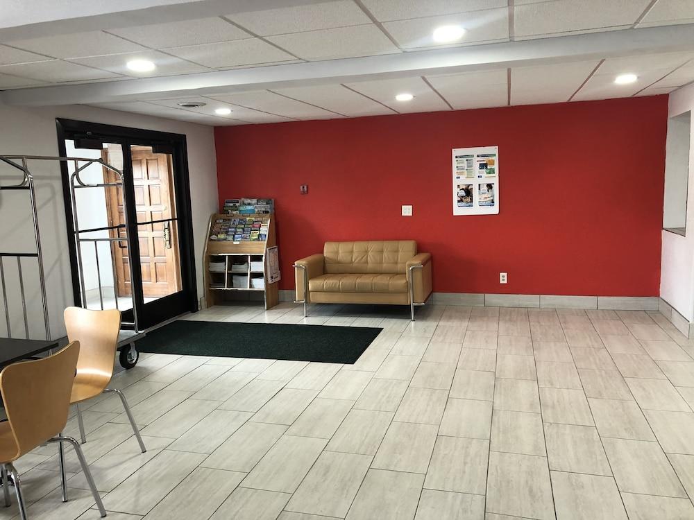 Super 8 By Wyndham Plover Stevens Point Area מראה חיצוני תמונה